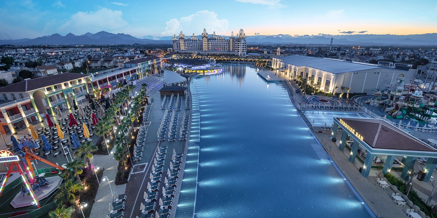 Main Pool Wonderland