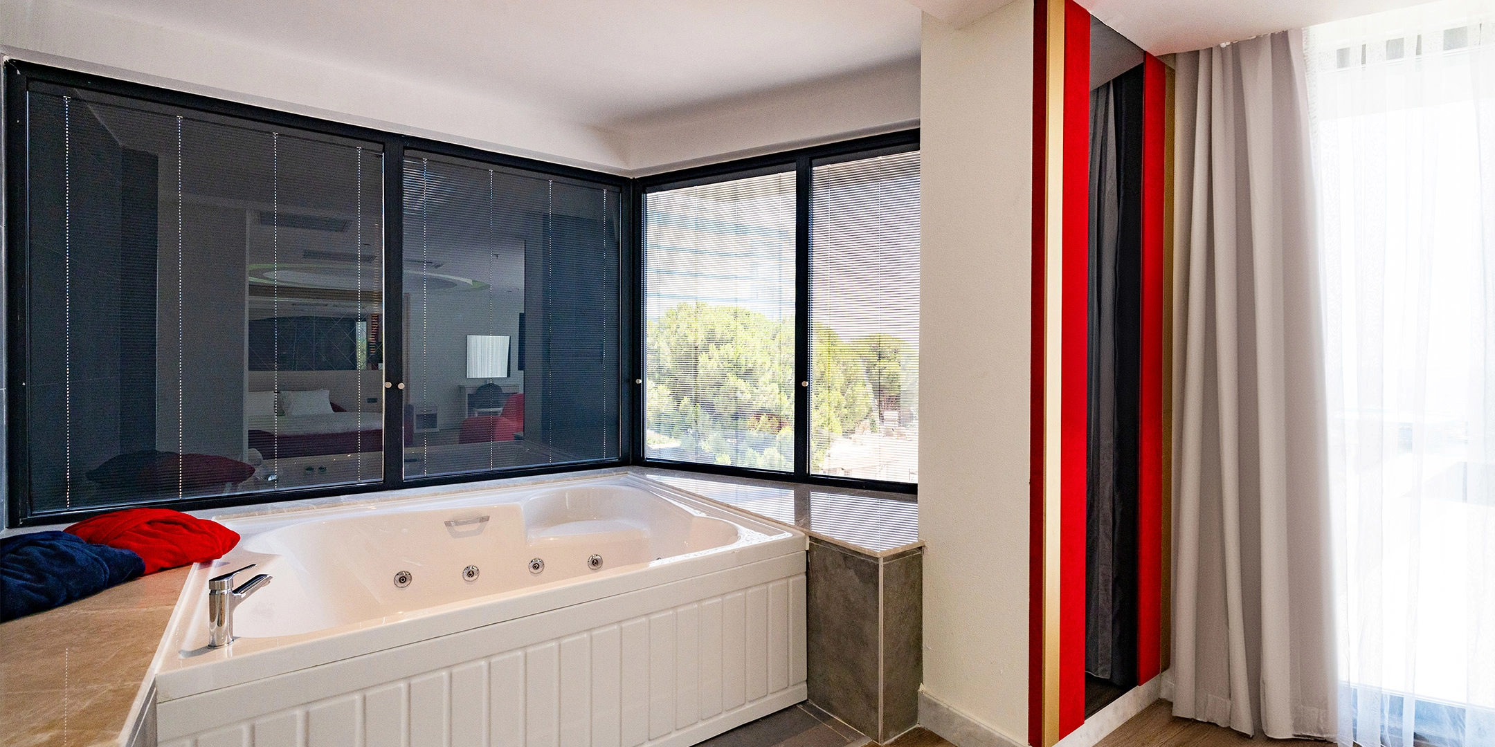 Deluxe Suite Kısmi Deniz Manzaralı - Jakuzi
