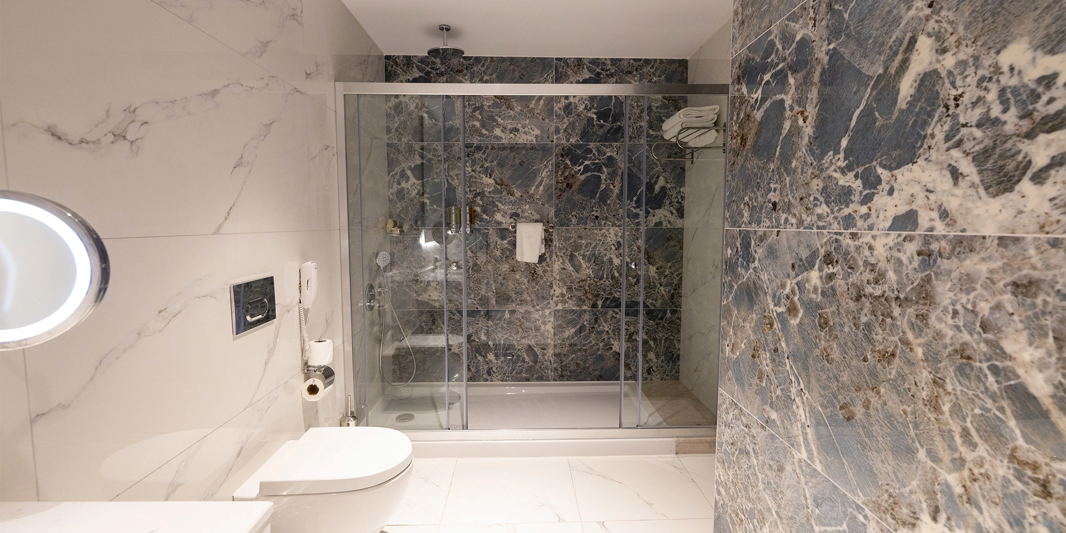 Deluxe Suite Kısmi Deniz Manzaralı - Tuvalet - Banyo